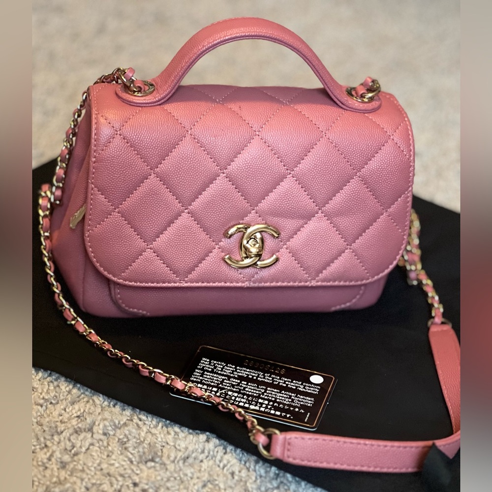 Chanel caviar leather handbag Pristine condition